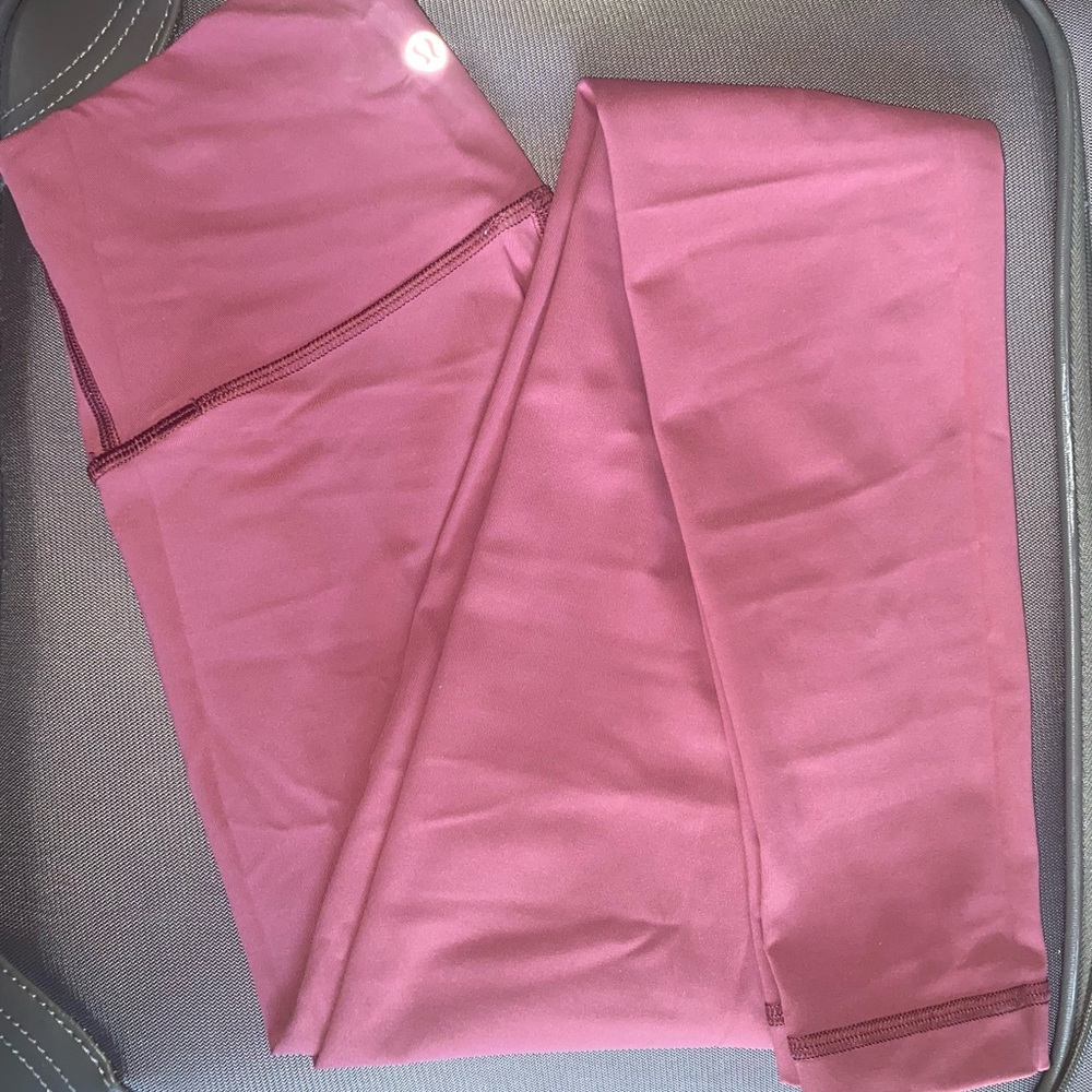 Barely worn wunder under leggings